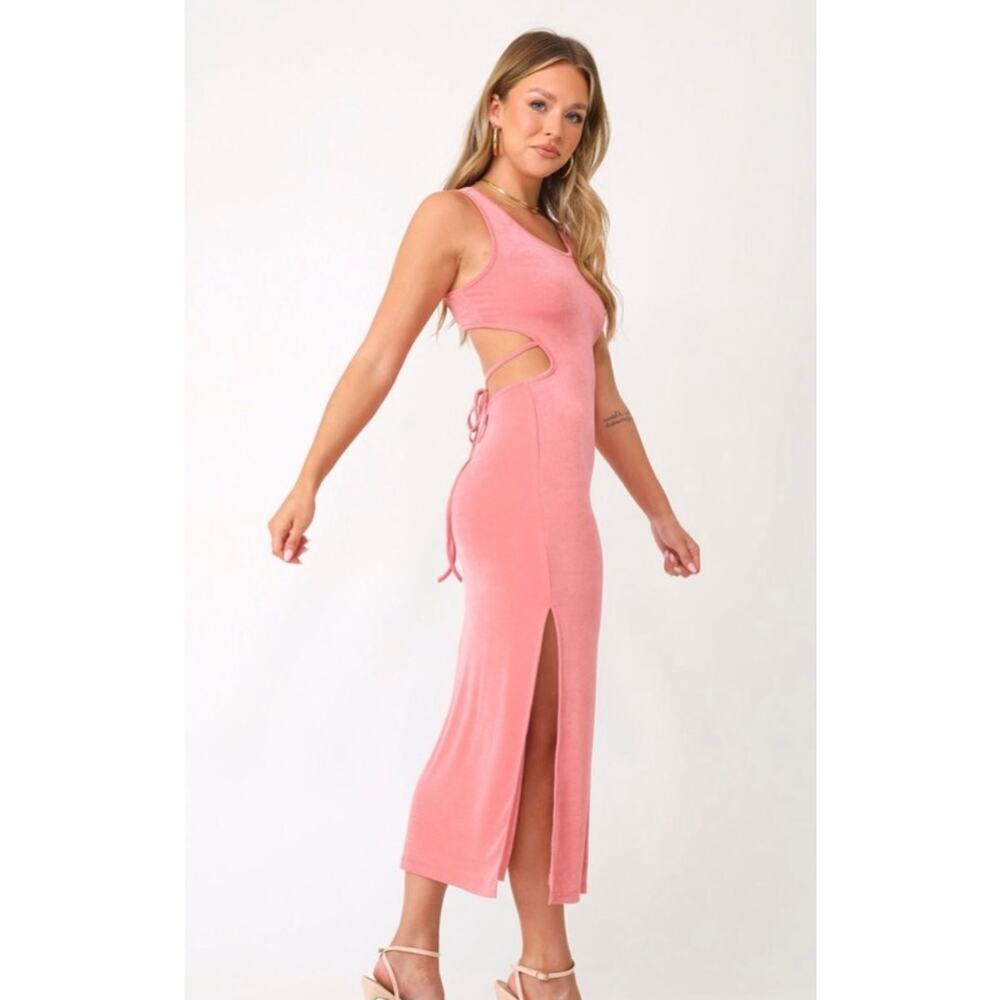 Kittenish Frosè midi dress in pink slinky knit fabric. Size M